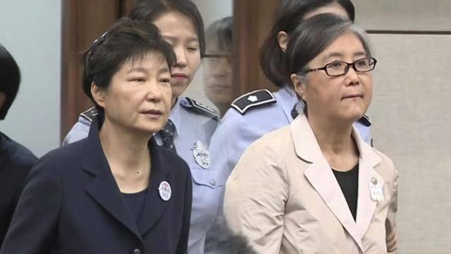 从“公主”到孤儿，从韩国总统到阶下囚，朴槿惠为何如此命苦？