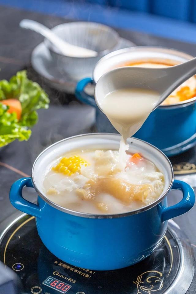 奶白色鱼翅花胶汤 2026年花胶鱼翅汤的做法