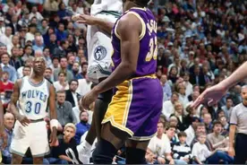 NBA那些容易让人以为是P图的老照片，其实都是真的！你能分辨吗？图片