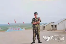 家有老照片 • 见证百年路丨我在朱日和，接过父亲的枪图片