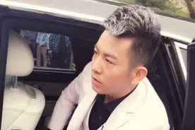 YY一哥舞帝利哥快手首秀直播，辛有志，初瑞雪等众网红都来捧场图片