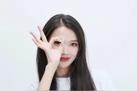基础款才是最难穿的，你知道怎么正确选择白T恤吗？图片