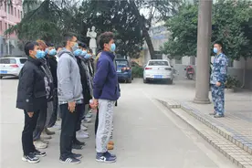 雁峰区人武部组织大学生进行征兵体检图片