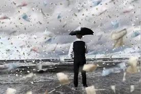 无奇不有！从牛肉到金条，天上都掉过哪些神奇的东西？图片