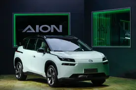 色彩时尚，702公里长续航加5分钟超充，试驾广汽埃安AION V Plus图片