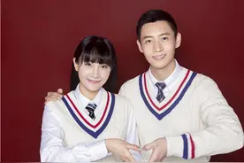 汪东城晒接吻照表白：论愚人，没一个男明星比得过这个男人图片