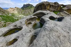 内蒙古赤峰：岩臼奇观别样美图片