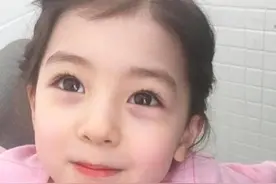 中国夫妻生下混血宝宝，3次亲子鉴定均为亲生，姥姥一语道出真相图片