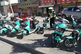 共享电动车“任性”乱停？堆龙交警进行大整治！图片