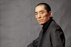 张伟平为何惹人厌？抹黑发哥得罪巩俐，张艺谋陈婷忍气吞声20年图片