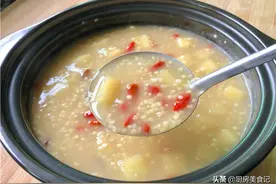 天冷了，苹果不要凉着吃，搭配1碗小米，补气还补血，一周做一次图片
