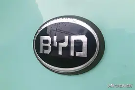 比亚迪新技术曝光，车轮转向横着走，还要啥自动泊车？图片