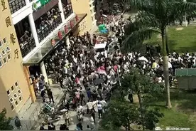 高校禁止外卖进入，商家抗议竟然被拘图片