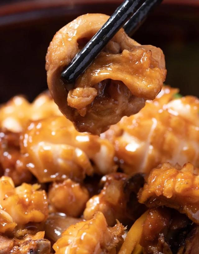 火锅店吃的有黄有稠的花胶鸡锅 2026年火锅店的花胶鸡汤 浓稠