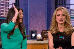 一条鱼竟然把一只喵给吃掉了，而且它自愿的图片