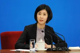 外交部女翻译官张璐升职了，因一句翻译走红，是值得年轻人追的星图片