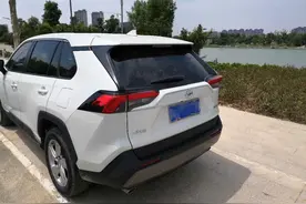买SUV车，RAV4荣放是个不错的选择图片