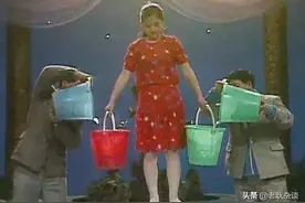 80年代春晚“特异功能”表演揭秘，85春晚手指钻砖被证明是骗局图片