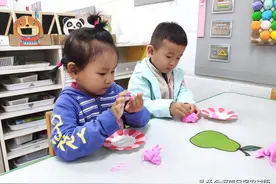 育苗培根从小抓起——郑州市郑东新区普惠路第二幼儿园开展“让文明教育春风化雨渗透课堂”主题教育活动图片