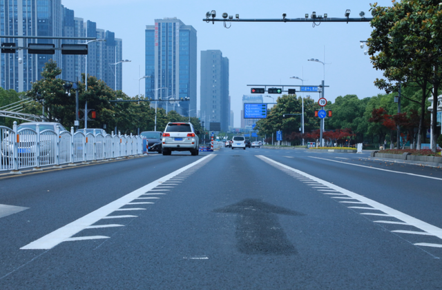 这是什么车道？还有很多驾驶员不知道，赶紧戳进来掌握！