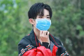 #易烊千玺称哭是因为被肯定# 走进菲林，你是我的最佳男主角图片