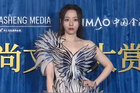 时尚文化大赏：杨颖吴谨言手脚也涂粉，张靓颖张雨绮裙子各有槽点图片