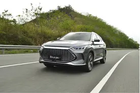 很多人将E-CVT与CVT混为一谈，最后说一遍，混动是没有变速箱的图片