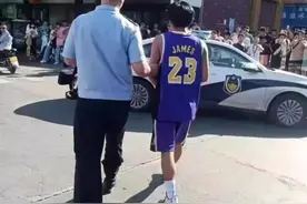 12：0完虐！热度堪比NBA！国内这场单挑赛太残暴，把警察都打来了图片