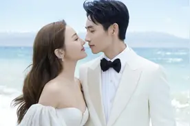 魏晨七夕晒婚纱照，妻子于玮模样清纯，两人相恋十余年恩爱如初图片