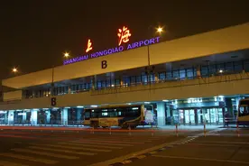 亏损超过12亿，42亿资金排队出逃，上海机场应该被拉黑？图片