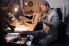 我用纸皮给儿子做了个钢铁侠头盔，没想到在B站一夜就火了图片