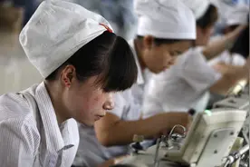 苏州电子厂招工，月入15000是最低标准？离职打工妹道出真相图片