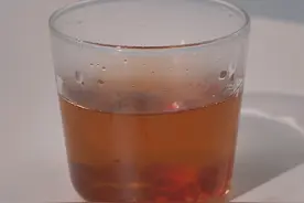 属于秋冬的暖心热饮：自制蜂蜜石榴红茶图片