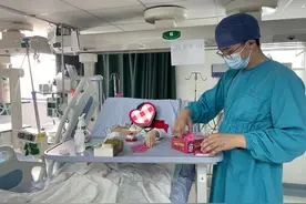 10岁女童一夜之间高位截瘫，武汉大学人民医院MDT团队救治2月终重新站立图片