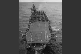 大国之间的战争，航母有用吗？航母的真正用途到底是什么？图片