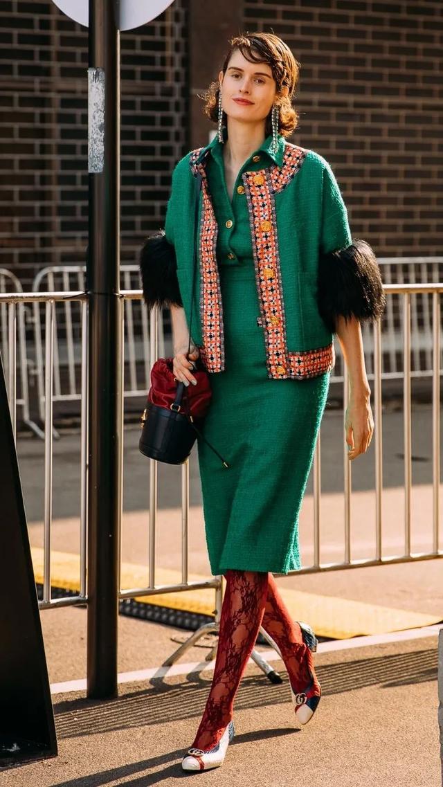 时尚圈的女孩不穿光腿神器穿什么？