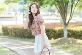 夏天，胖女生怎么穿好看？挑裤子松一些、裙子紧一点，显瘦又洋气图片