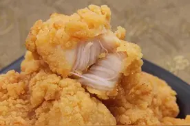 闲来无事在家做原味鸡，简单2步，吃起来外皮脆肉汁饱满图片
