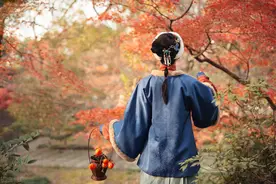 故事：她本是乡野孤女，山下救了个受伤男子后，一跃做上将军夫人图片