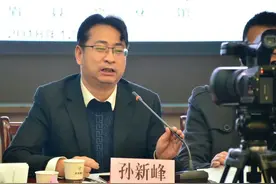 从“小老师”走向“大老师”——记宝鸡文理学院教授孙新峰图片