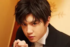 暑期人气暴涨的男演员，曾在《唐探》跑龙套，如今有望成肖战第二图片