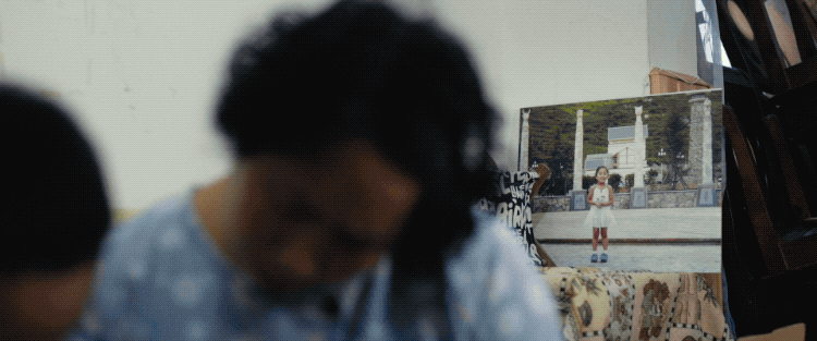 这些被互联网遗忘的家庭，他跟拍了12年：一度哭到拍不下去