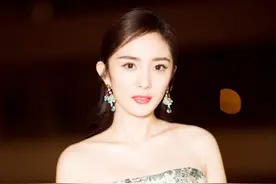 入夏超迷人碎花小裙子，赵丽颖杨紫优雅大气，虞书欣杨幂时尚摩登图片