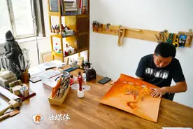 厉害！咱乌达也隐藏着位皮画创作者图片