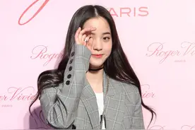 欧阳娜娜的夏日元气穿搭，大长腿抢镜图片