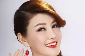 乌兰图雅：四次登上春晚，歌曲传唱度高，却没能留住自己爱的人图片