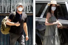 45岁小李子又瘦了，牛仔裤配白鞋好显腿细，清新搭配“去油”成功图片