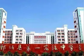 河南这所县中，十年近300人考上清华北大，18年还花落了省状元图片