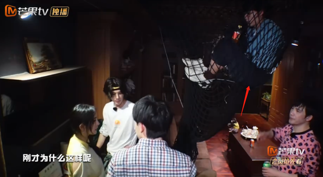 都是密室悬疑综艺，一部7.6一部9.1，锅不该全由玩家来背