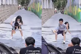《以家人之名》小演员拍戏脏水摔好几次，生存不分年龄，成功靠拼图片